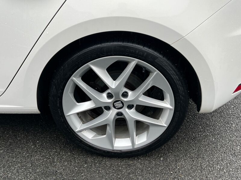 SEAT LEON