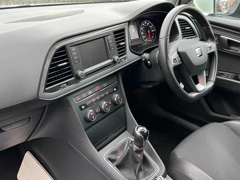 SEAT LEON
