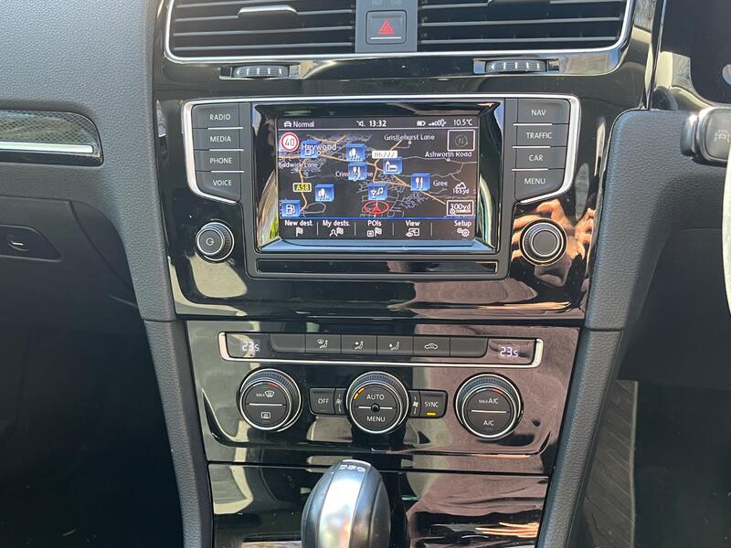 VOLKSWAGEN GOLF SV