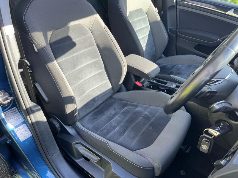 VOLKSWAGEN GOLF SV