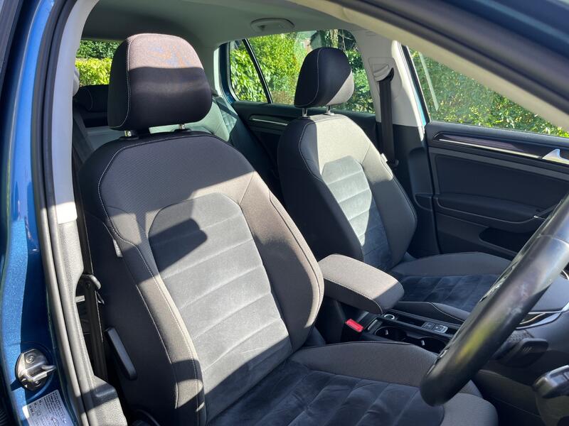 VOLKSWAGEN GOLF SV