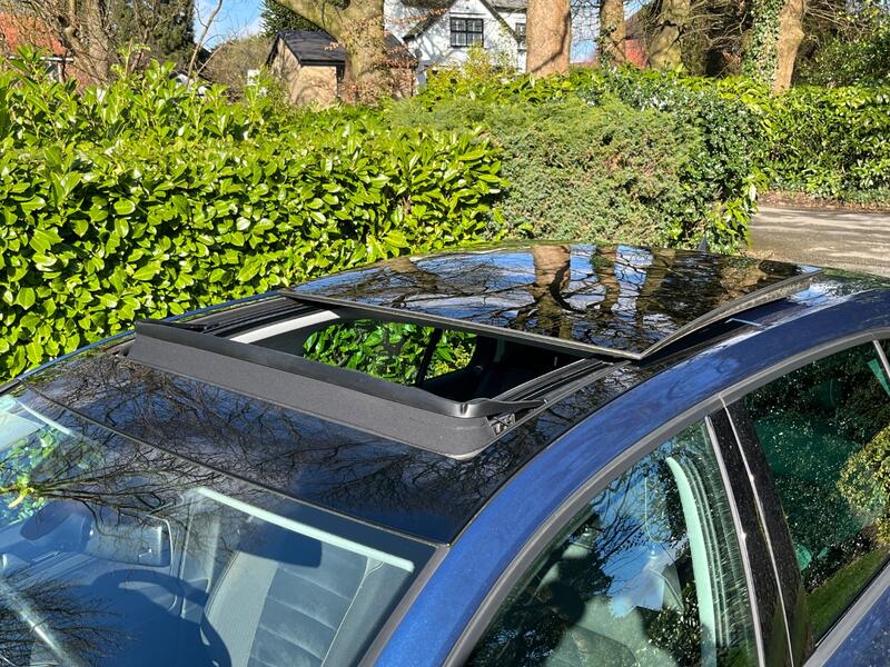 VOLKSWAGEN GOLF SV