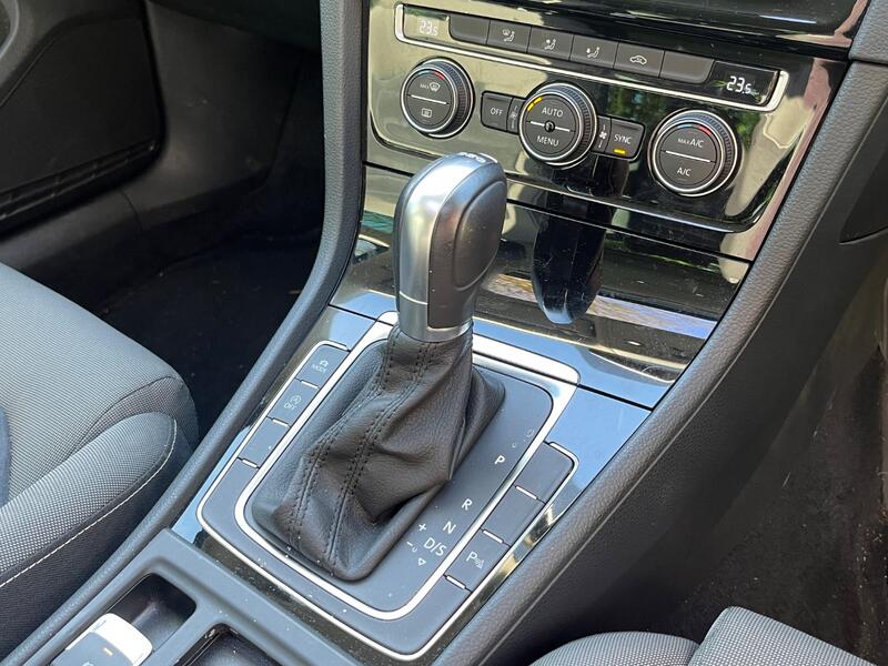 VOLKSWAGEN GOLF SV