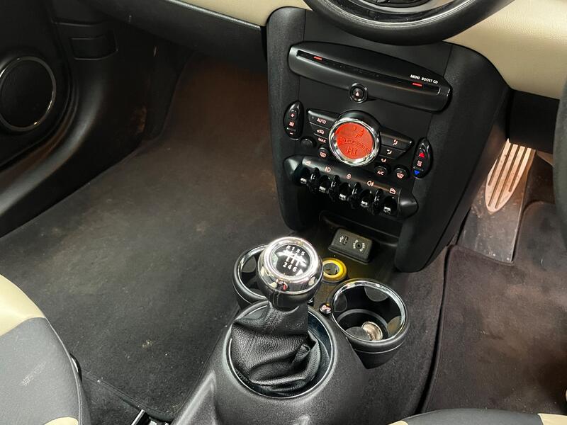 MINI HATCH
