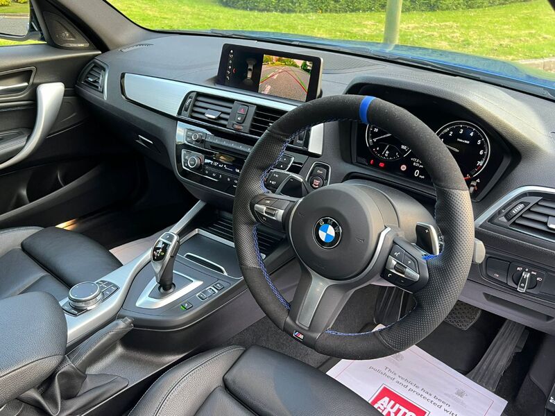 BMW 1 SERIES