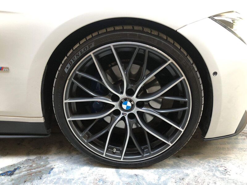 BMW 3 SERIES