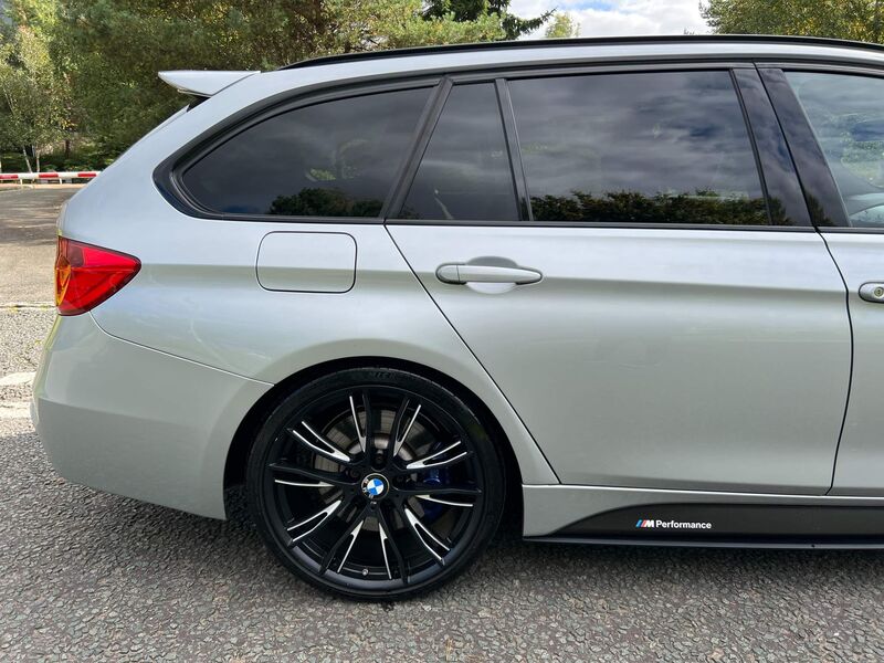 BMW 3 SERIES