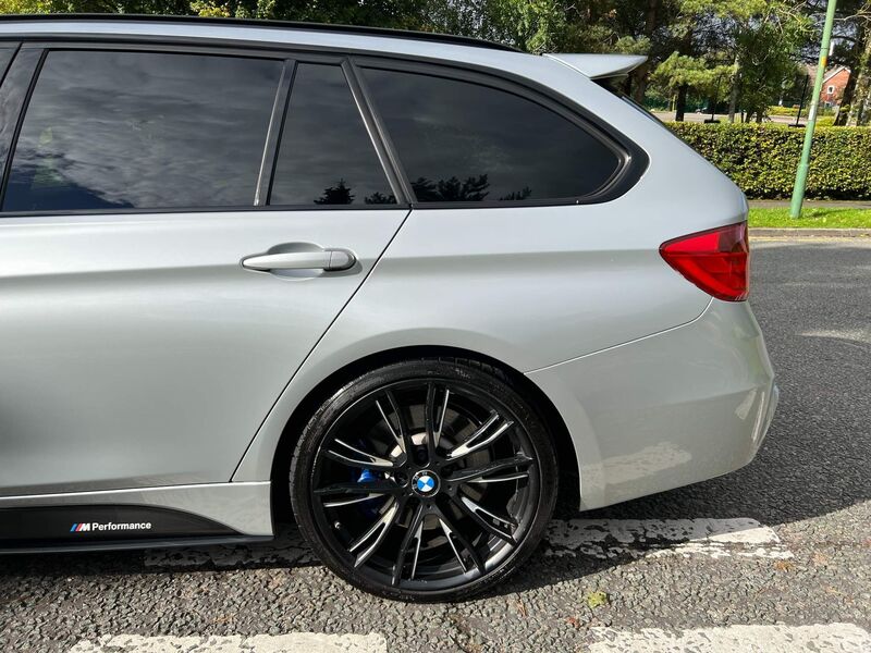 BMW 3 SERIES