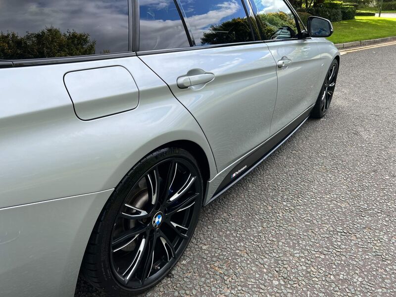BMW 3 SERIES