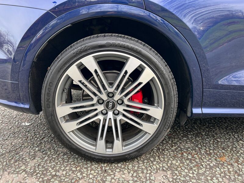 AUDI SQ5