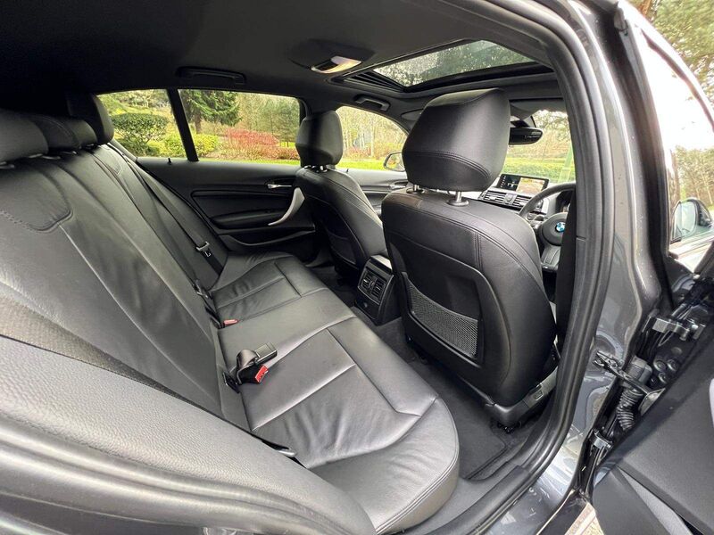 BMW 1 SERIES