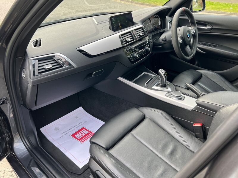 BMW 1 SERIES