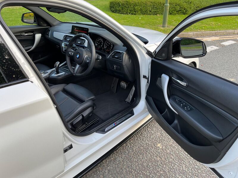BMW 1 SERIES