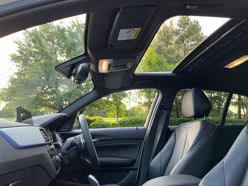 BMW 1 SERIES