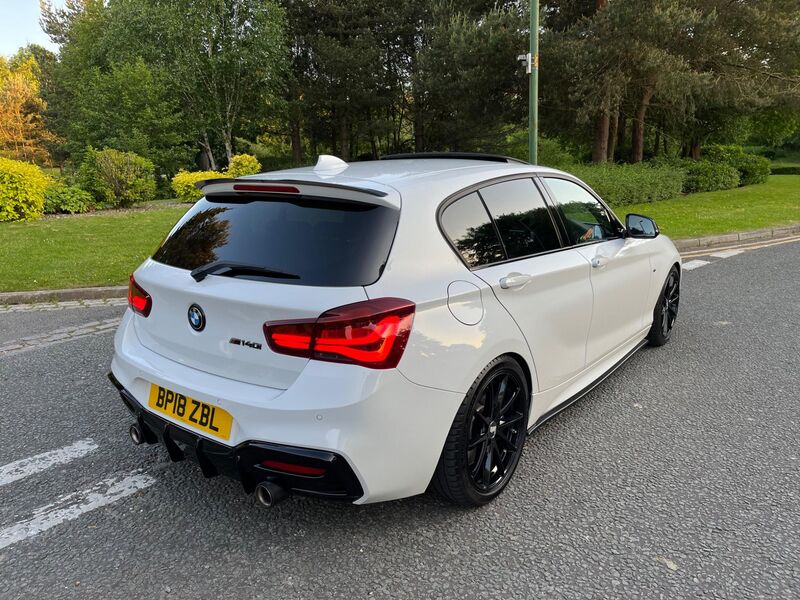 BMW 1 SERIES