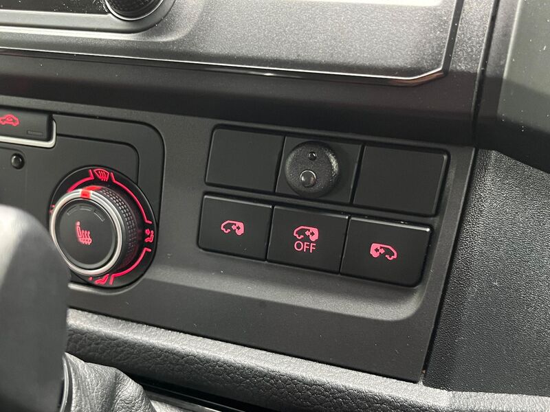 VOLKSWAGEN TRANSPORTER SPORTLINE