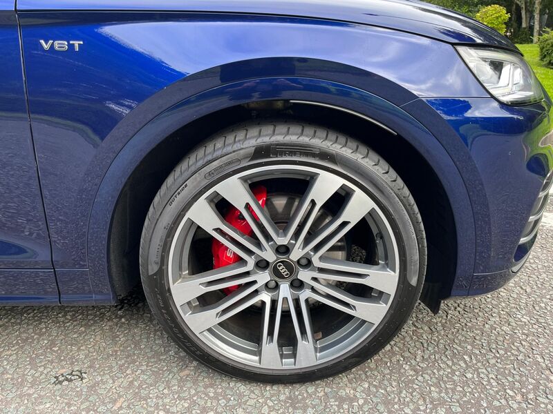 AUDI SQ5