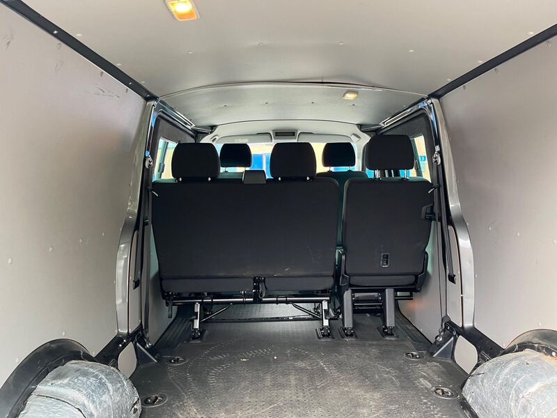 VOLKSWAGEN TRANSPORTER